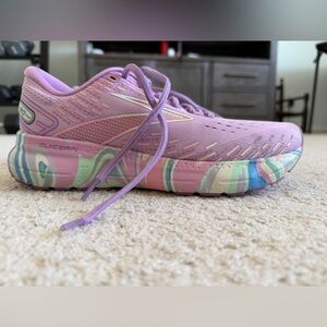 Women’s Brooks Glycerin Lavender Pink Sneakers with Pastel Marbled Midsole 10B